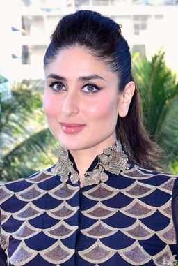 File:Kareena VithU launch.jpg