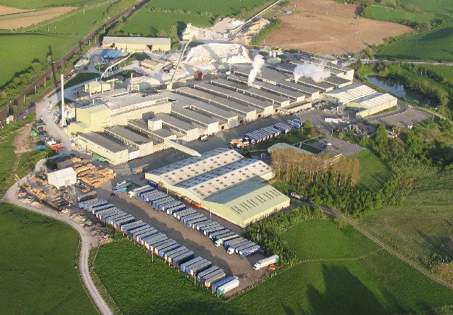 File:KirkbyThoreGypsumPlant(SimonLedingham)May2005.jpg