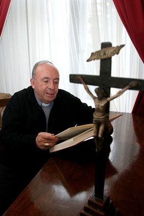 File:Monseñor Tomás González.jpg