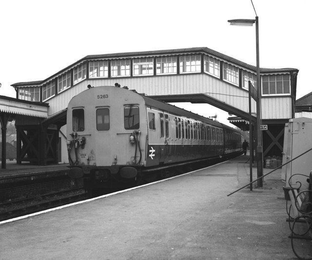 File:Alton station - geograph.org.uk - 571217.jpg