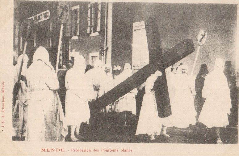 File:Mende - Procession des Pénitents Blancs.jpeg