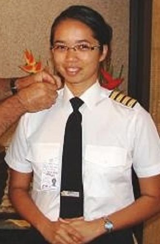 File:Nicole Chang-Leng receives captain epaulettes (cropped).jpg