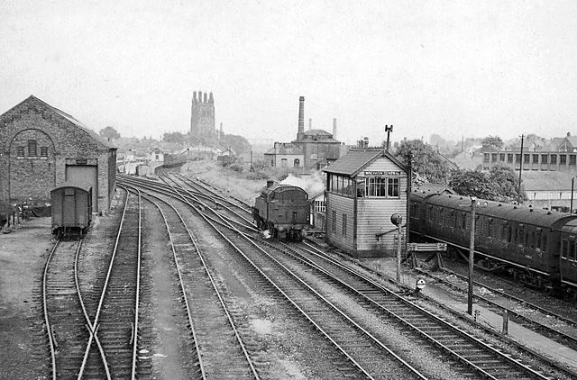 File:Wrexham Central railway station 2048484 00a59e8b.jpg