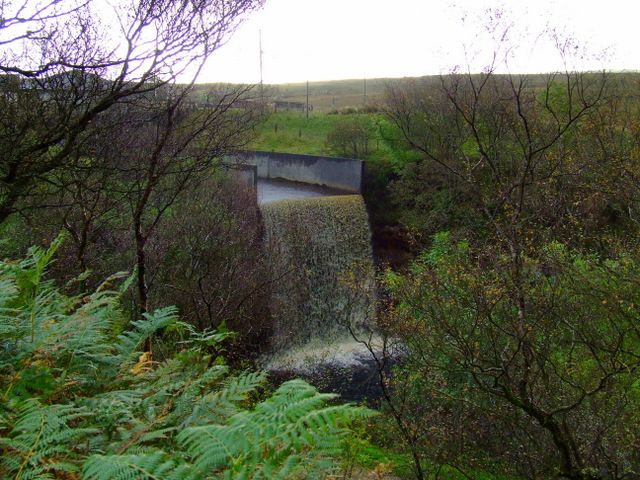 File:Cornalees Bridge waterfall.jpg