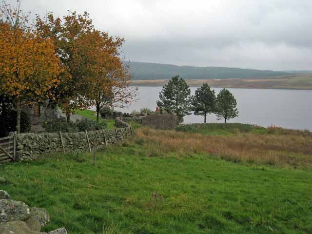 File:Lochinvar - geograph.org.uk - 376122.jpg