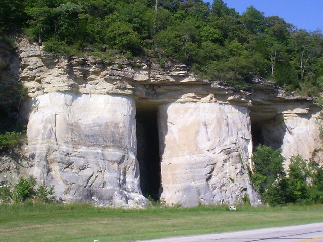 File:St Peters Sandstone Pacific MO 5-med.jpg