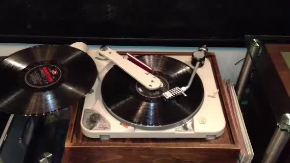 File:Thorens TD224 turntable (14565548469).jpg