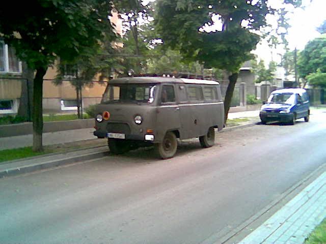 File:UAZ 452.jpg