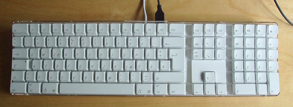 Older Apple keyboard, German layout