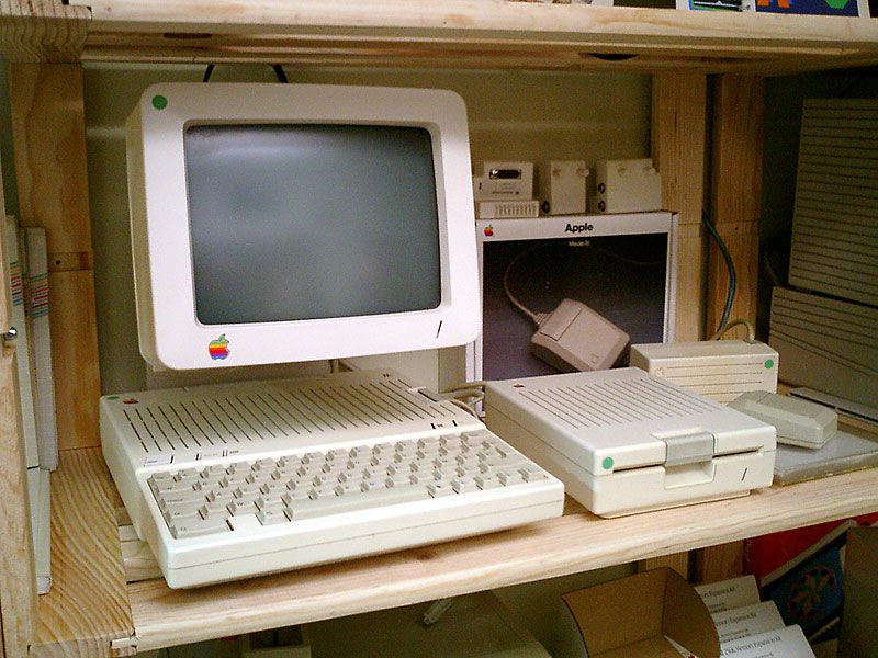 File:Apple iicb.jpg