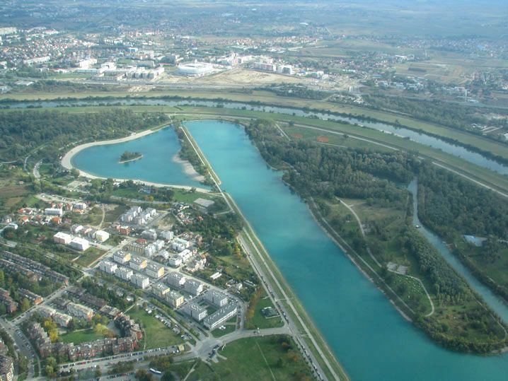 File:Jarun Lake aerial view.jpg