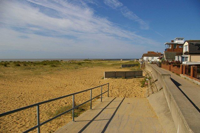 File:Jaywick Sands - geograph.org.uk - 538562.jpg