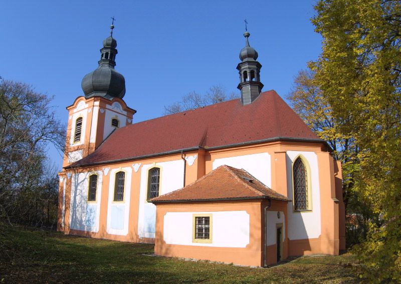 File:Kožlany - kostel sv. Vavřince.jpg