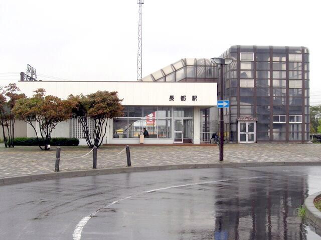 File:Osatsu Station in Chitose Line.jpg