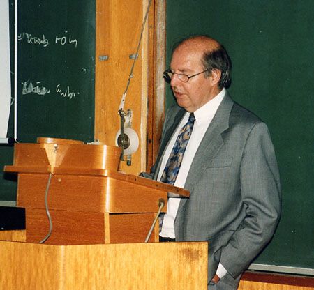 File:Prof.em.Dr.Gerhard-Grohs(1995).jpg