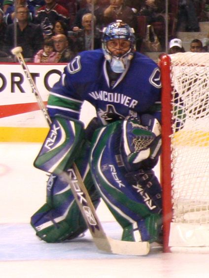 File:Roberto Luongo 2007.jpg