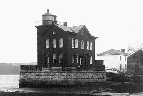 File:Stuyvesant Light NY.jpg