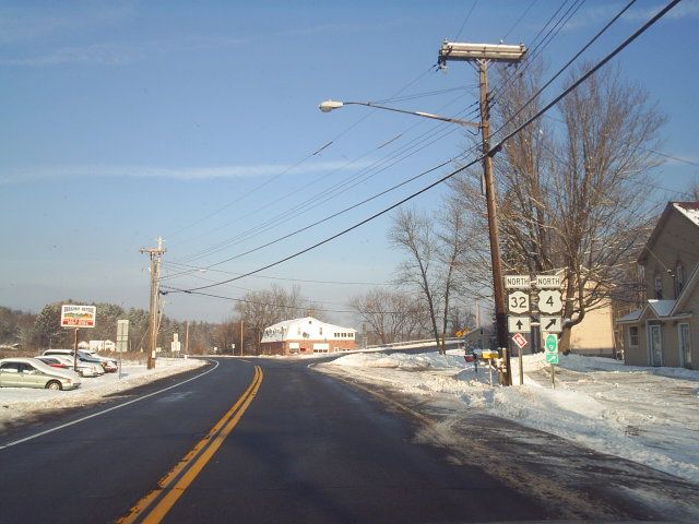 File:US 4-NY 32 split in Northumberland.jpg