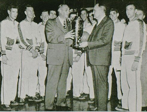 File:1948 Kentucky trophy.jpg