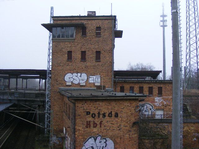 File:Bahnhof Potsdam Pirschheide.jpg