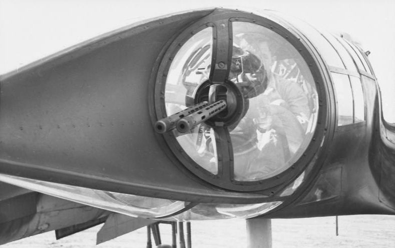 File:Bundesarchiv Bild 101I-605-1705-18A, Frankreich, Aufklärungsflugzeug, Heck-MG.jpg