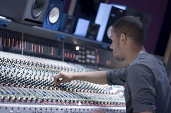 File:Dan Parry Mixing.jpg