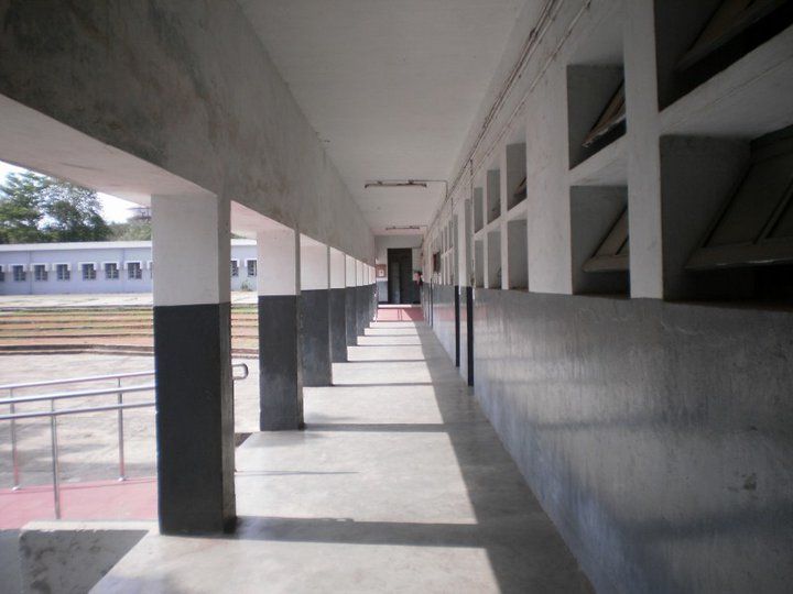 File:Dm School Verandah.jpg