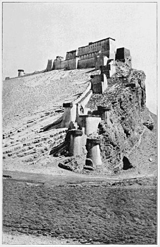 File:Khamba Dzong, north of Everest, 1921.jpg