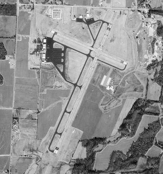 File:McKellar-Sipes Regional Airport-TN-01Feb19997-USGS.jpg