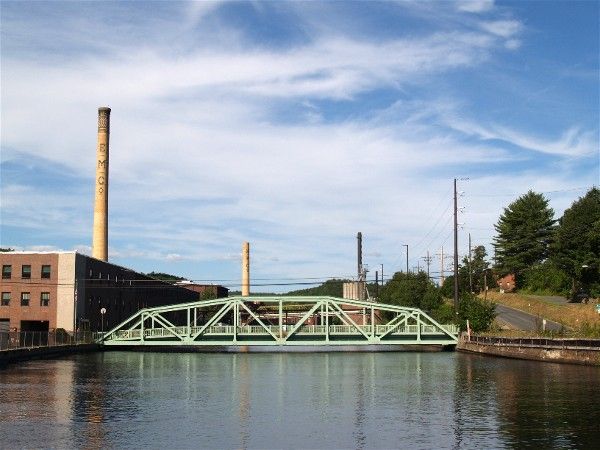 File:TurnersFalls Canal.jpg