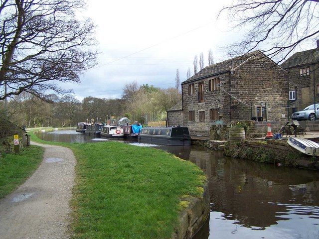 File:Apperley Bridge.jpg