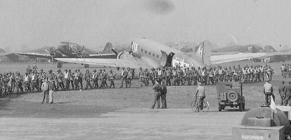 File:C-47 315th Troop Carrier Group.jpg