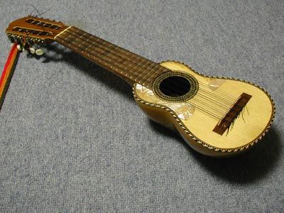 File:Charango boliviano.JPG