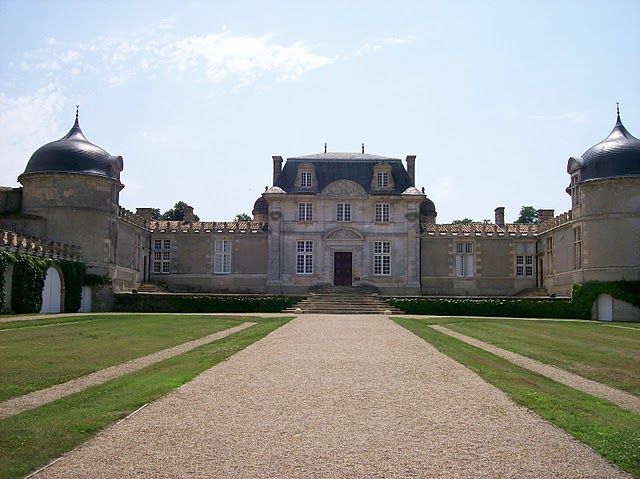 File:Chateau de Malle.JPG