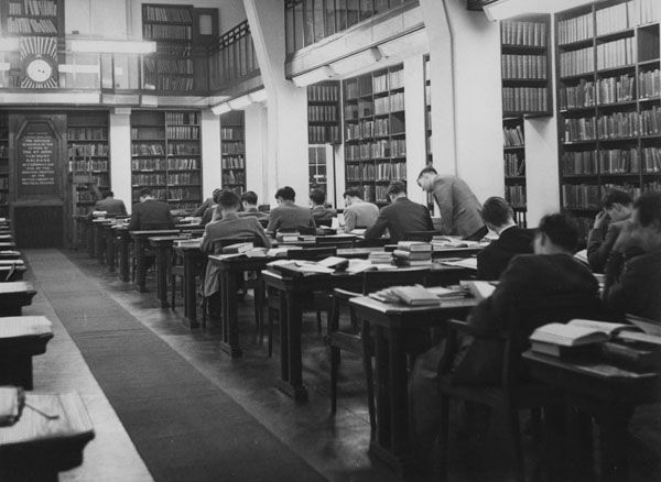 File:Haldane Room, Old Library, c1951 (4108988530).jpg