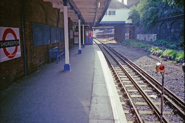 File:Shoreditch to Liverpool St.jpg