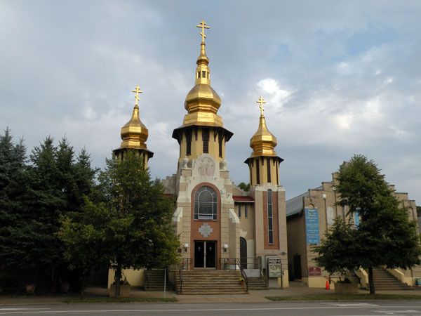 File:St.Peter&St.PaulUkrainianOrthodoxGreekCatholicChurch.jpg