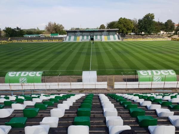 File:Stadion Georgi Benkovski Pazardzhik.jpg