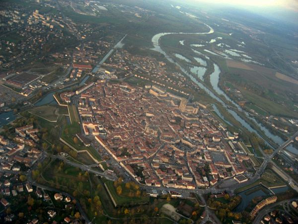 File:Toul Vue aerienne.jpg