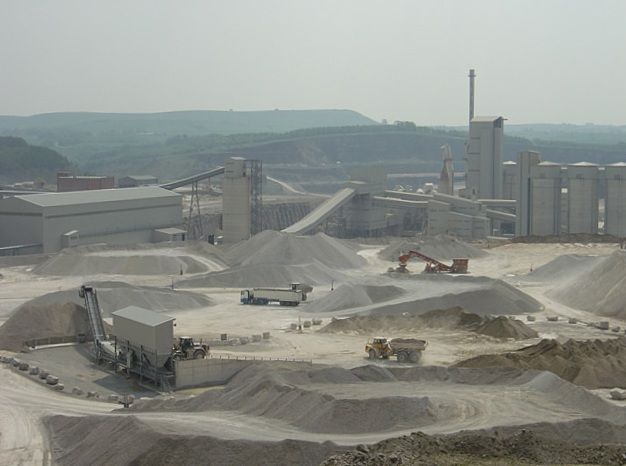 File:Tunstead Quarry - geograph.org.uk - 450083.jpg