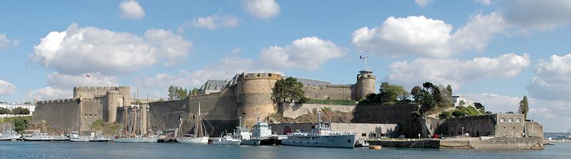 File:17-10-2005-659châteaudebrest.jpg