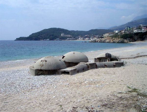 File:Albania triple bunker.jpg