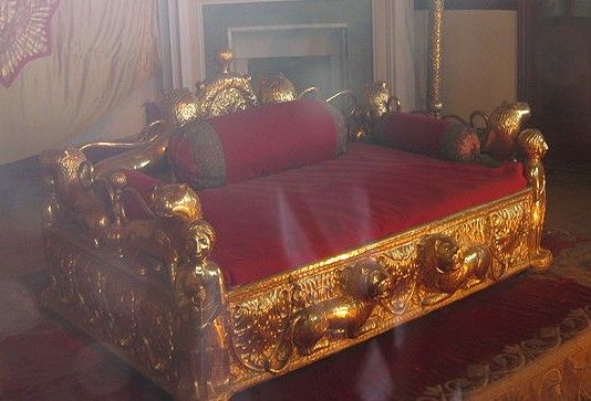 File:Golden Sofa in Amar Mahal.jpg