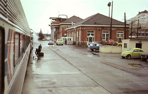 File:Green River WY platform, Apr 1976.jpg