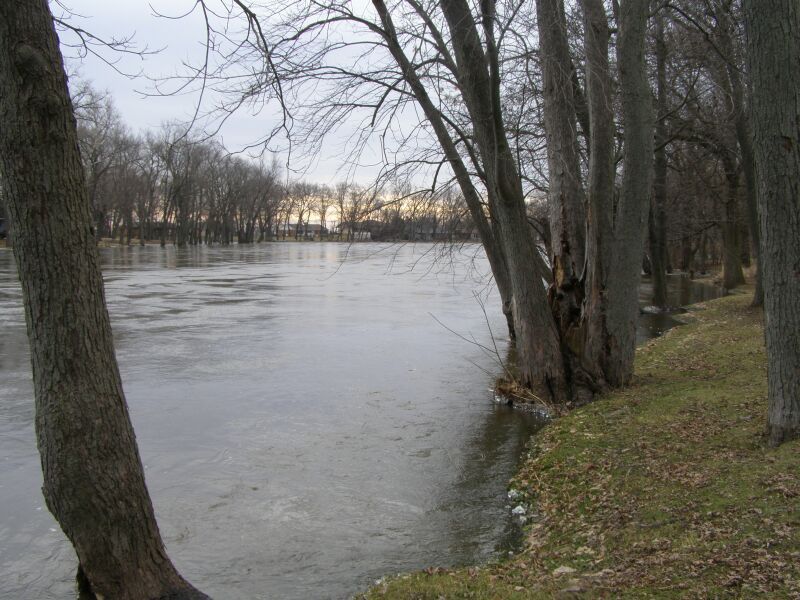 File:Kankakee River Momence.JPG