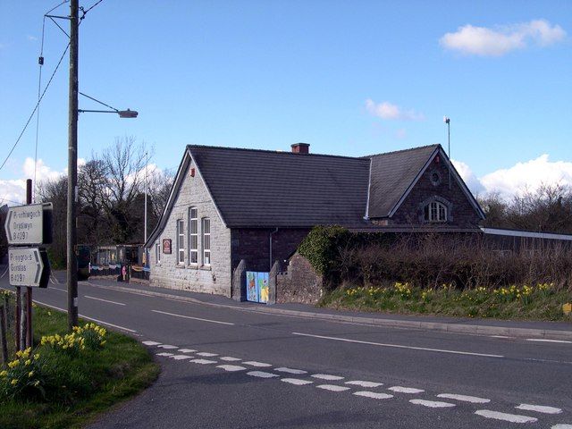 File:Maesybont School - geograph.org.uk - 1248479.jpg