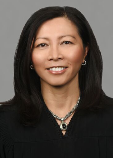 File:Miranda M. Du, U.S. District Court Judge.jpg