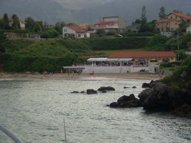 File:Playa de Celoriu.jpg