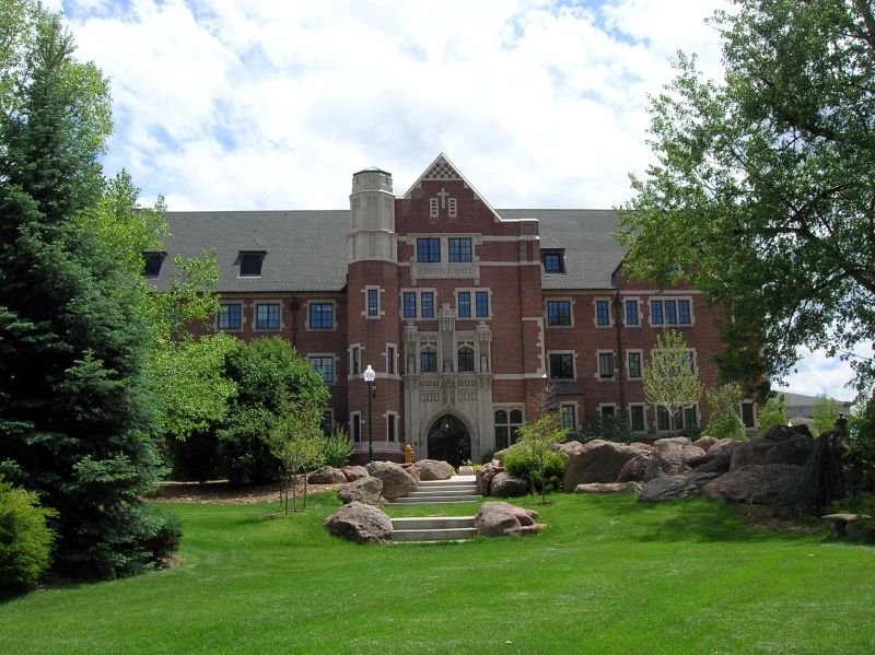 File:Regis University-Carroll Hall.jpg