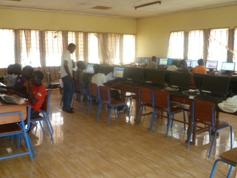 File:Session in the SINIYA Computer Lab.jpg